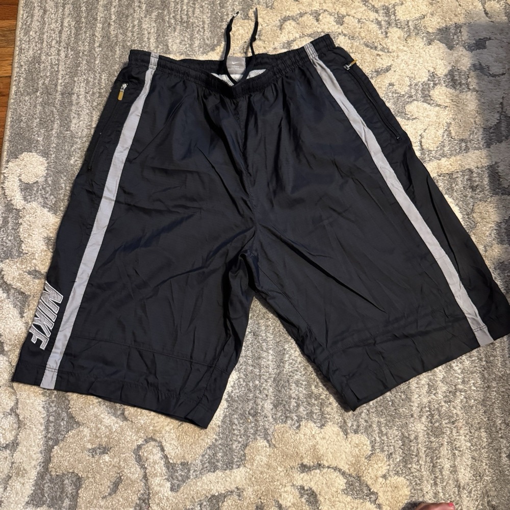 Nike VINTAGE 90s Black‎ Swim Trunks Shorts L Swoosh Logo Mesh Lined